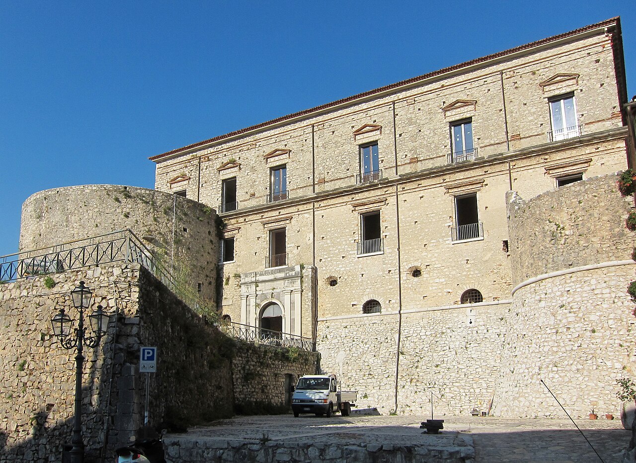 Castello Macchiaroli