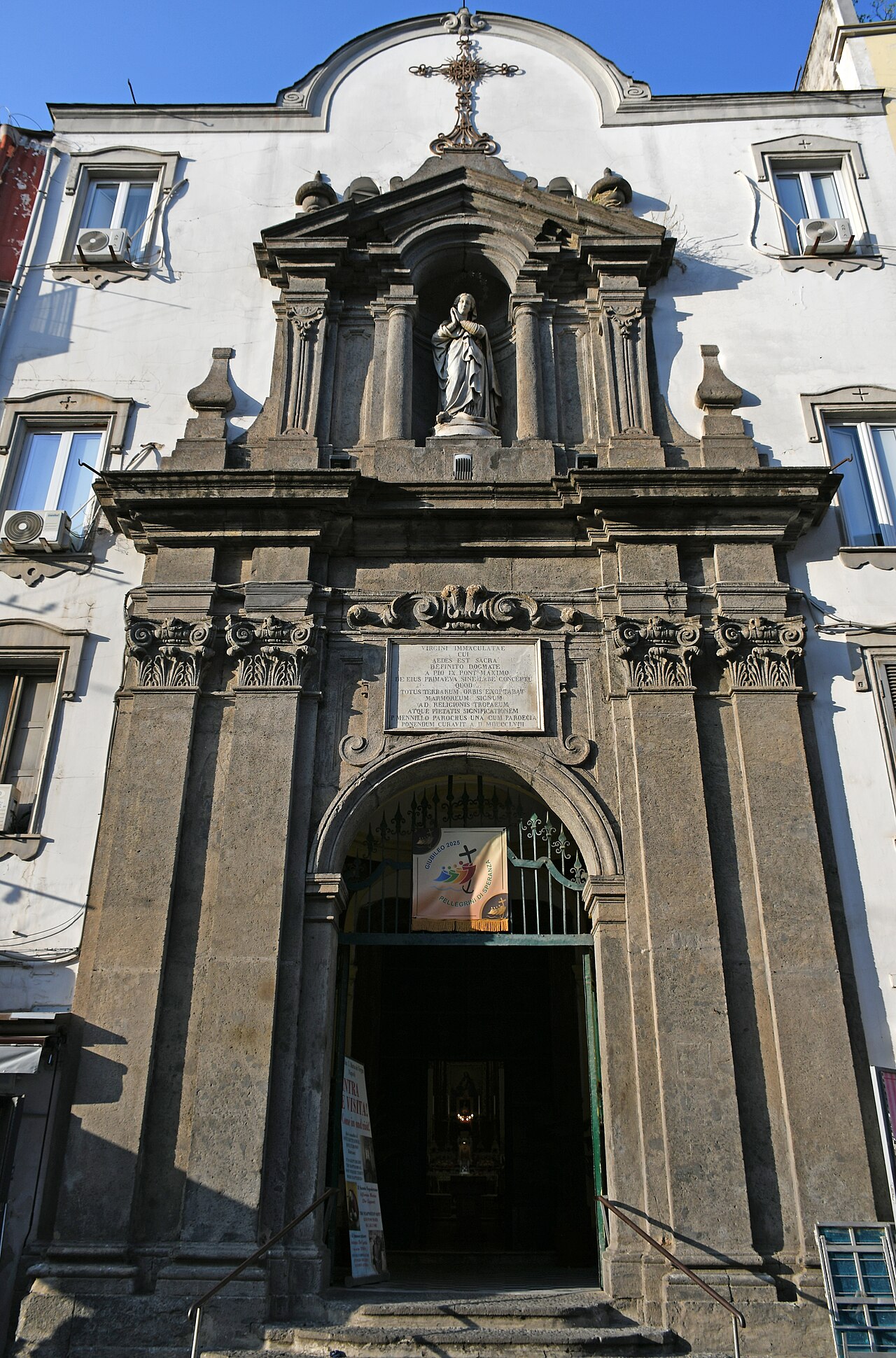 Chiesa di Santa Maria dei Vergini a Napoli