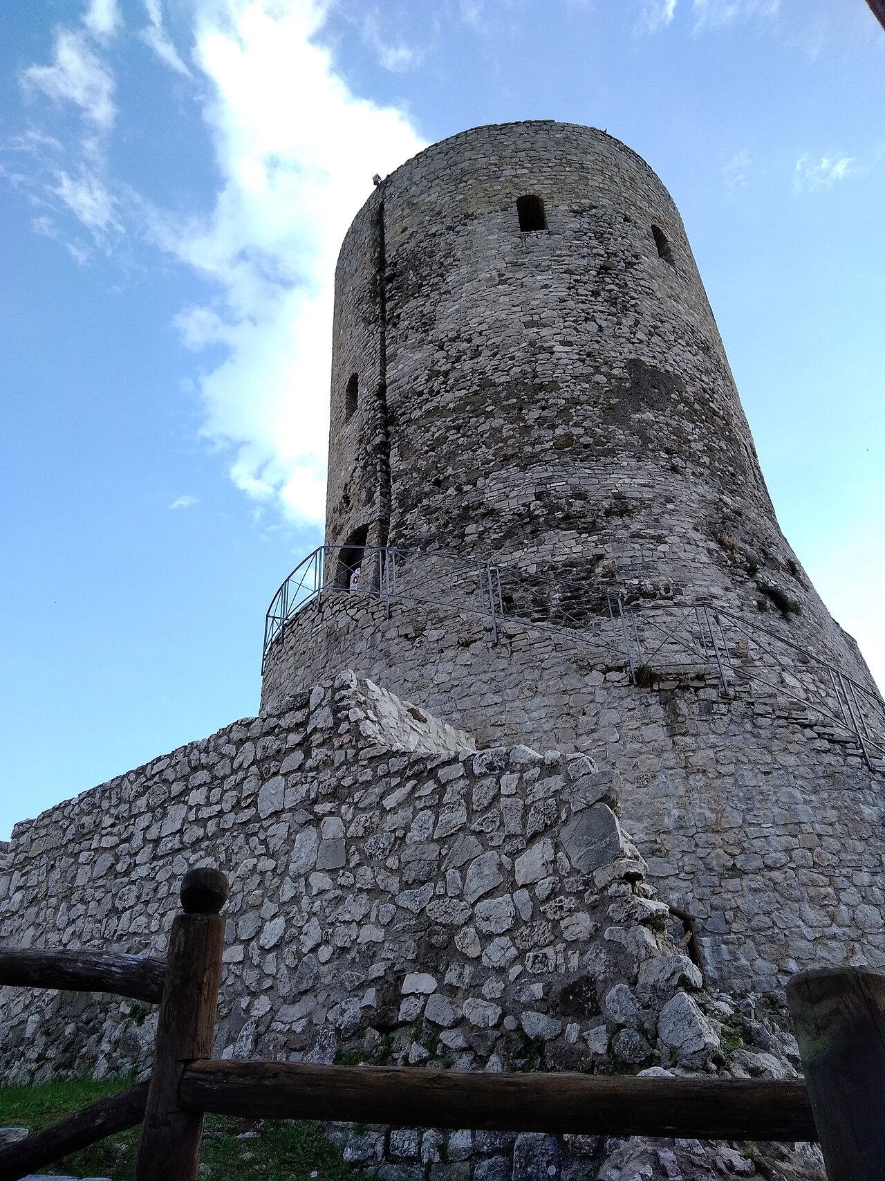Torre Angioina di Summonte