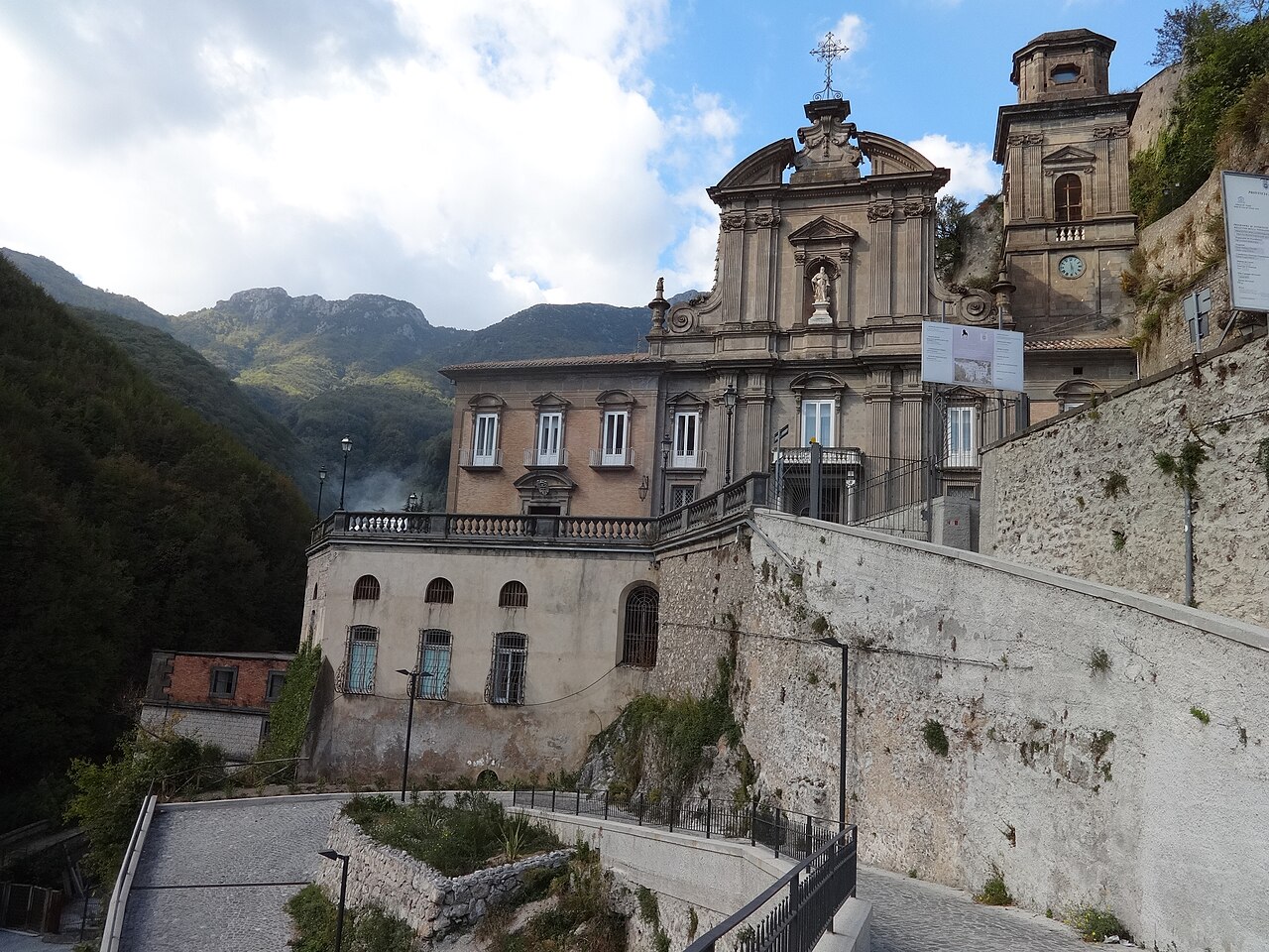 Abbaye de la Sainte-Trinité de Cava