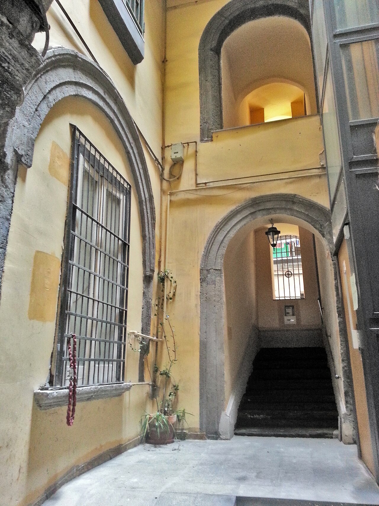 Palazzo in via Santa Chiara 26