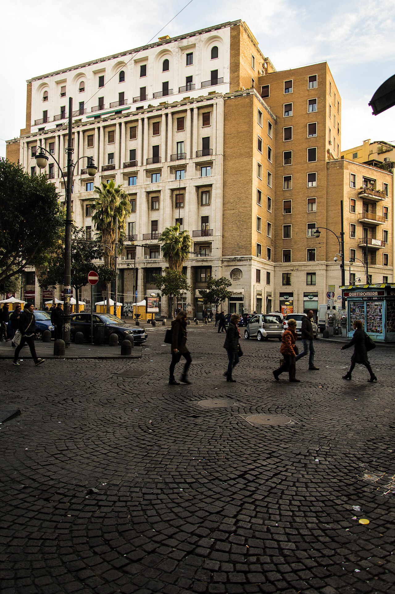 Palazzo INA in piazza Carità