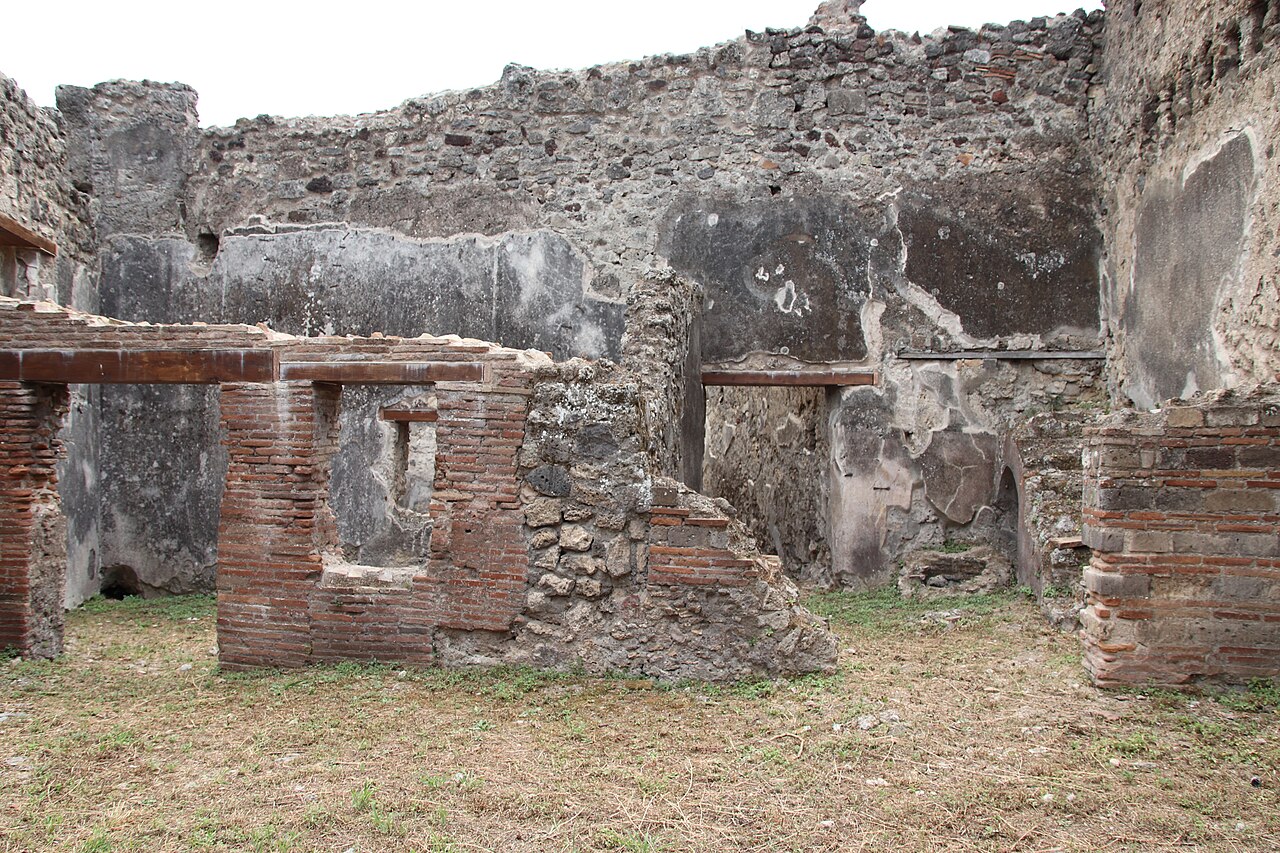 Scuola di L. Cornelii Amandus and Proculus (VII.12.14)